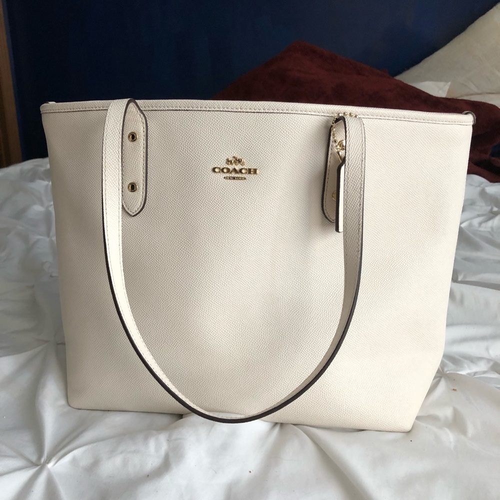 Coach Purse. MAKE OFFFER